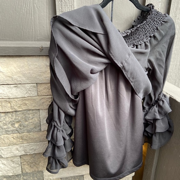CeCe Black Ruffled Blouse - Picture 5 of 6
